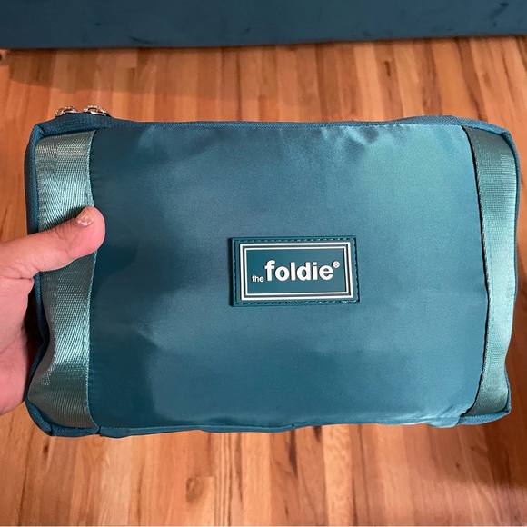 The Foldie Blue Teal Travel Expandable Tote Bag - Picture 5 of 6